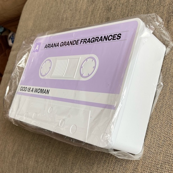 NWOT ARIANA GRANDE FRAGRANCES GOD IS A WOMAN BOX ONLY - Picture 3 of 4